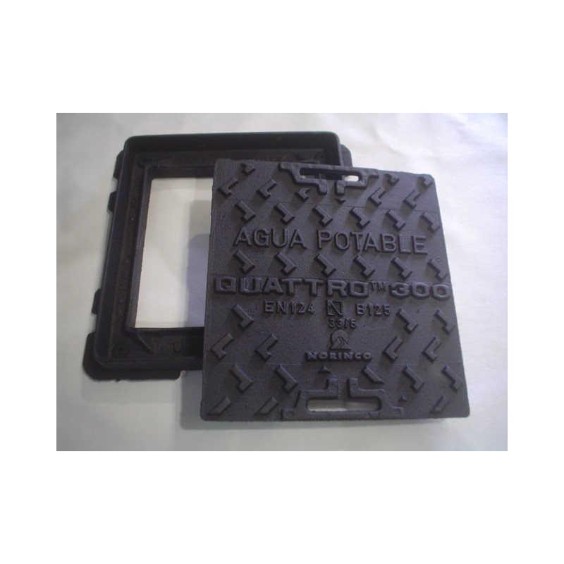 TAPA F.D. QUATTRO 300 AGUA POTABLE 30X30 EXT B-125